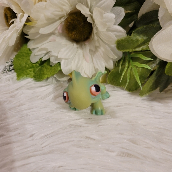 2/$10 Littlest Pet Shop Authentic LPS #29 Green Iguana Lizard Brown Eyes - Picture 2 of 12